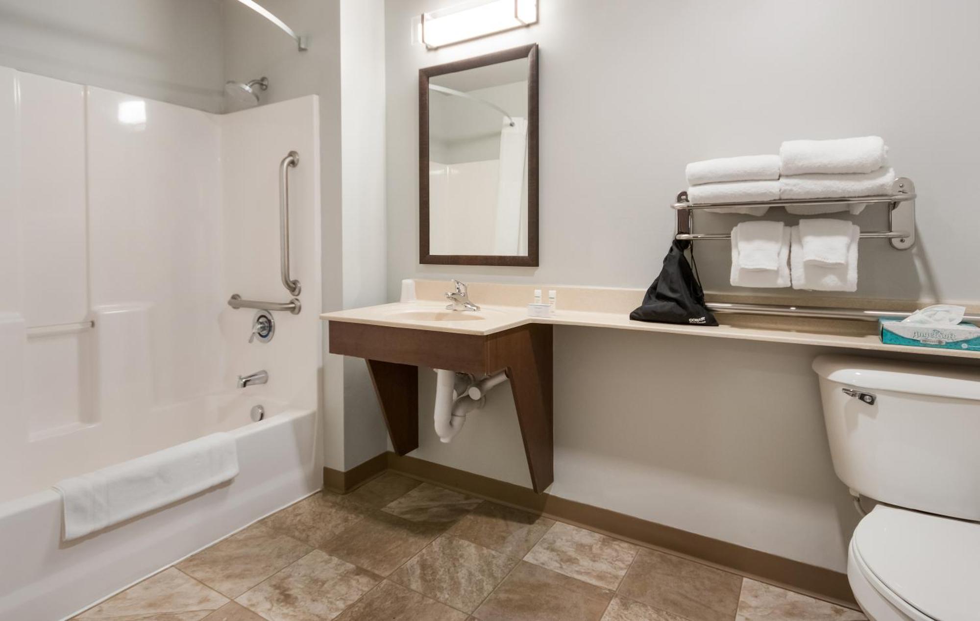 My Place Hotel-marquette, Mi 3*